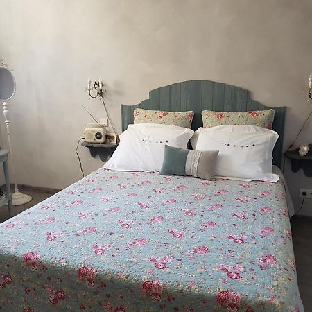 Chambres D'Hotes L'Oreliane En Provence Only Adult Chateauneuf-de-Gadagne Екстер'єр фото