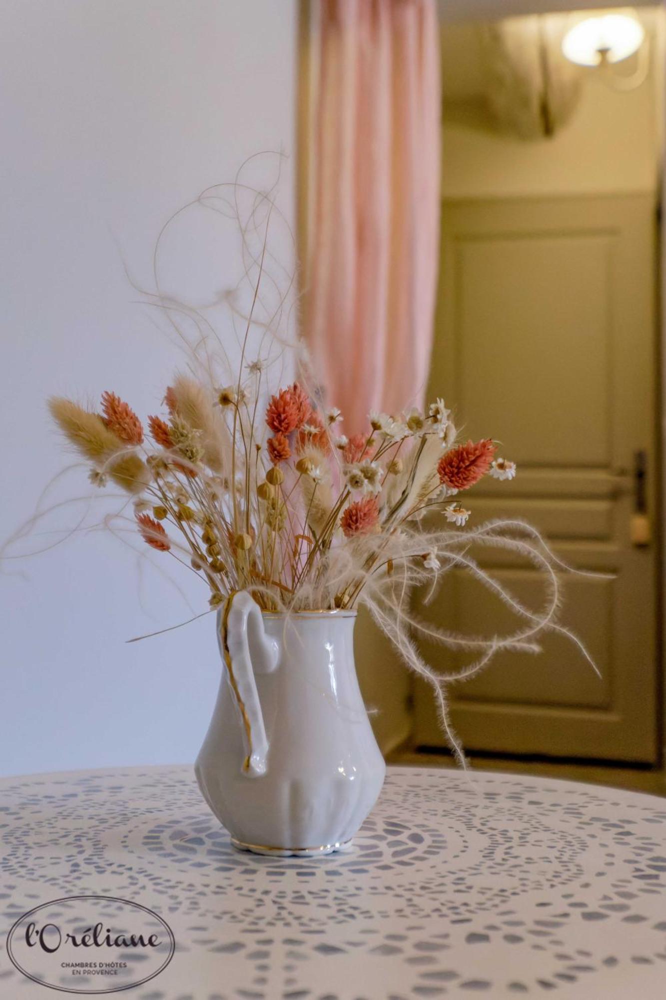 Chambres D'Hotes L'Oreliane En Provence Only Adult Chateauneuf-de-Gadagne Екстер'єр фото